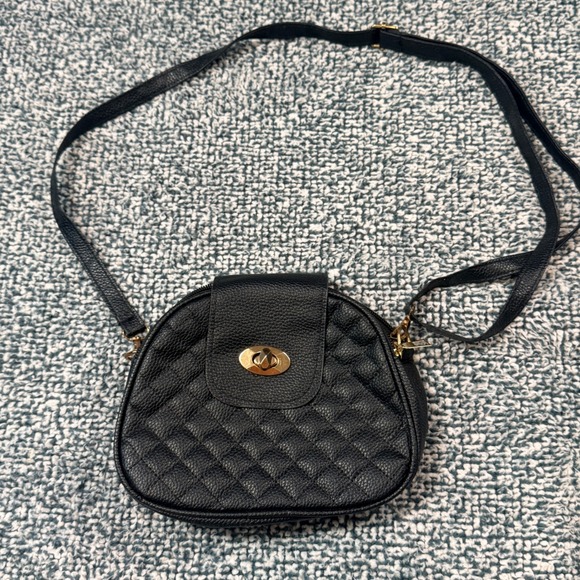 Unbranded Handbags - Black Quilted Crossbody Bag Gold Turn Lock Triple Zip Shoulder Purse